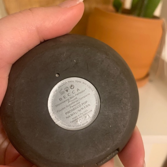 Becca Highlighter Prosecco Pop - Picture 4 of 4